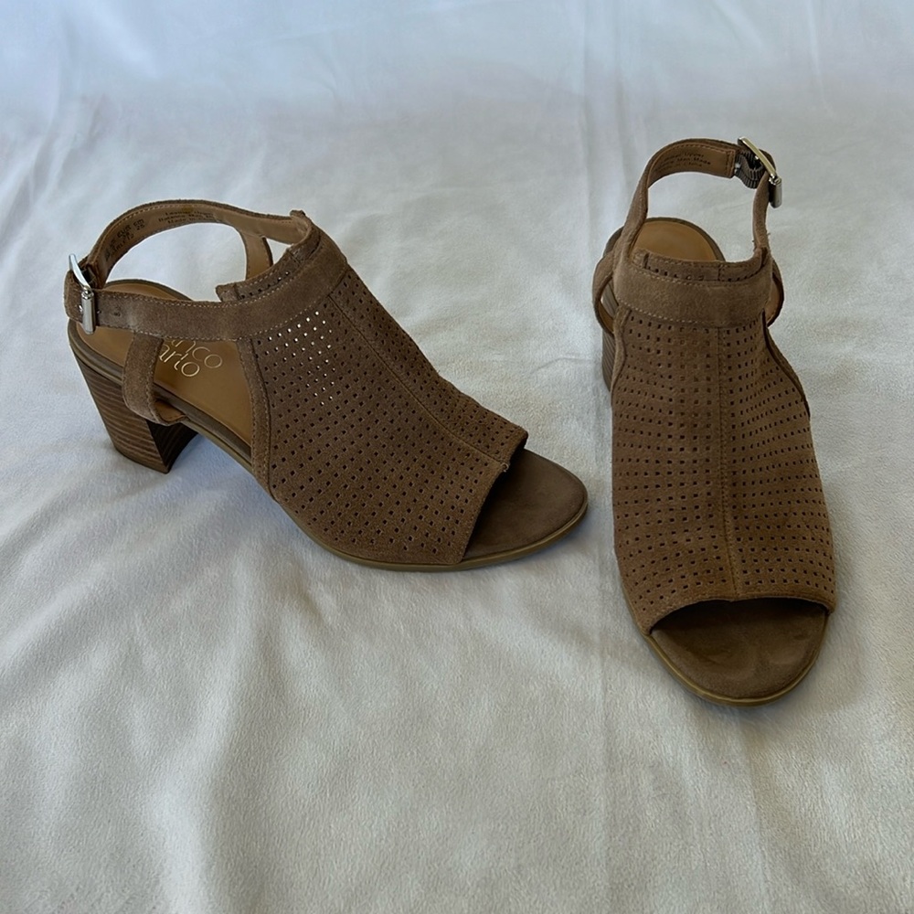Franco Sarto Harlet 2 Beige Leather Block Heeled Peep Toe Sandal Size 8